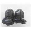 Image 10 : Hockey Equipment : 2 Sticks, Helmet, Shin Pads, Gloves, Elbow Pads, 5 Pairs