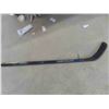 Image 13 : Hockey Equipment : 2 Sticks, Helmet, Shin Pads, Gloves, Elbow Pads, 5 Pairs