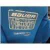 Image 9 : Hockey Equipment : 2 Sticks, Helmet, Shin Pads, Gloves, Elbow Pads, 5 Pairs