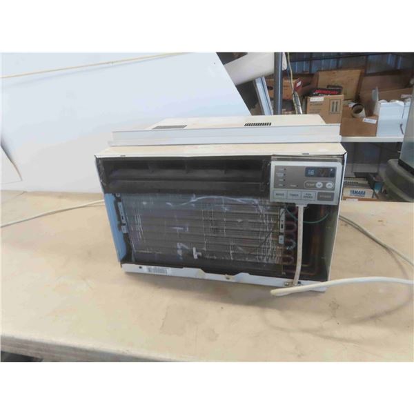 Window Air Conditioner Unit 8000 BTU's