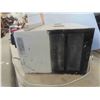 Image 3 : Window Air Conditioner Unit 8000 BTU's