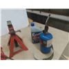 Image 2 : 4 Stabilizing Jacks , Grease Gun, Plus