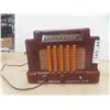 Image 2 : Addison Bakelite Radio Model 5D 9'' x 12'' x 7'' with Swirl Multicolor - Missing 