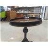 Image 2 : Pedestal Stand 25'' Tall x 18'' Across