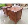 Image 2 : 2 Matching Night Stands 23'' x 19'' x 19'' 