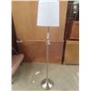 Image 1 : Modern Floor Lamp 