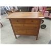 Image 1 : Dresser 33'' x 34'' x 16 1/2'' 