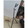 Image 2 : Microphone, Instrument, Music Stands