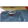 Image 2 : 10kt Gold and Garnet Ladies Ring Size 5 Total Weight 1.5 Grams