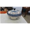 Image 8 : Temptations Dishware 5 Nesting Bowls with Lids , Covered Serving Dish
