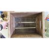 Image 2 : Vintage Pop Bottles, Drewrys Crate 12'' x 12'' x 4 1/2'' 