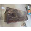 Image 3 : Wood 3 Drawer Dresser 28'' x 40'' x 19'' 