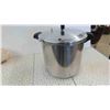 Image 4 : Presto Pressure Cooker