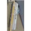 Image 2 : Power Bars, Fluorescent Light Fixture with Plug 24'', Plant & Aquarium