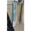 Image 3 : Power Bars, Fluorescent Light Fixture with Plug 24'', Plant & Aquarium