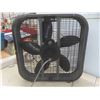 Image 2 : Electric Fan 21'' x 21'' -Works