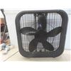 Image 4 : Electric Fan 21'' x 21'' -Works