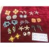 Image 1 : 26 Vintage Rhinestone Brooches
