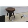 Image 2 : Antique Piano Stool with Extra Set of Glass Ball Feet 