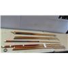 Image 1 : 6 Pool Cues , 2 Rests 