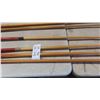 Image 3 : 6 Pool Cues , 2 Rests 