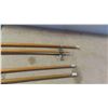 Image 7 : 6 Pool Cues , 2 Rests 