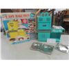 Image 1 : Vintage Easy Bake Oven with Box and Cake Pans 