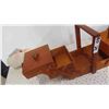 Image 3 : Vintage Wood Expanding Sewing Kit 12'' Tall x 15'' Wide x 7 1/2'' Deep - 