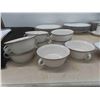Image 2 : 79 Pieces Rosenthal Tableware