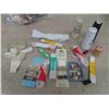 Image 8 : Sewing Basket and Notions : Buttons, Thread, Zippers, Elastics & More 