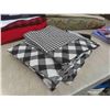 Image 7 : Fabric and Quilting Squares
