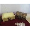 Image 14 : Fashion Jewelry: Watches, Beads, Pins, Brooches, Necklaces, Cuff Links, 