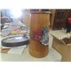 Image 10 : Room Décor: Clock, Decorative Butter Churn, Slogan Wall Hanging & More 