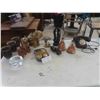 Image 1 : Room Décor: Knick Knacks, Candles, Phone Repurposed Into Light, 3 Monkeys