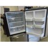 Image 3 : GE Stainless Fridge with Bottom Freezer 67'' x 30'' x 31 1/2''