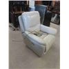 Image 1 : Leather/Leather-Style Power Recliner