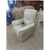 Image 3 : Leather/Leather-Style Power Recliner