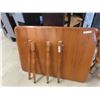 Image 2 : Table 36'' x 50'' with 4 Chairs 