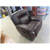 Image 2 : Leather/Leather-Style Comfy Recliner