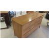 Image 2 : 6 Drawer Dresser 31'' x 54'' x 20''