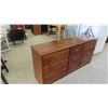 Image 2 : 9 Drawer Dresser   