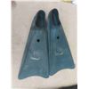 Image 2 : 2 Pairs of Flippers , Snorkel Tube, Eye Goggles, Cooper Left Handed Glove