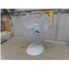 Image 2 : 12'' Oscillating Fan, 2 Desk Lights