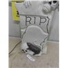 Image 3 : Halloween Tombstone Blow Mold 23'' x 12''