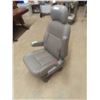 Image 2 : Van Auto Bucket Seat