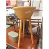 Image 2 : Pampered Chef Cooler, Salad Bowl with Stand