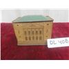 Image 1 : The Queens House Tin Bank 3 1/2'' x 4'' x 2 1/2'' 
