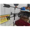 Image 3 : Metal Wind Vane with Chicken Display 34'' Tall