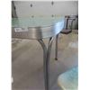 Image 4 : Retro Chrome Leg Table 30'' x 52'' x 30'' and 4 Chairs 
