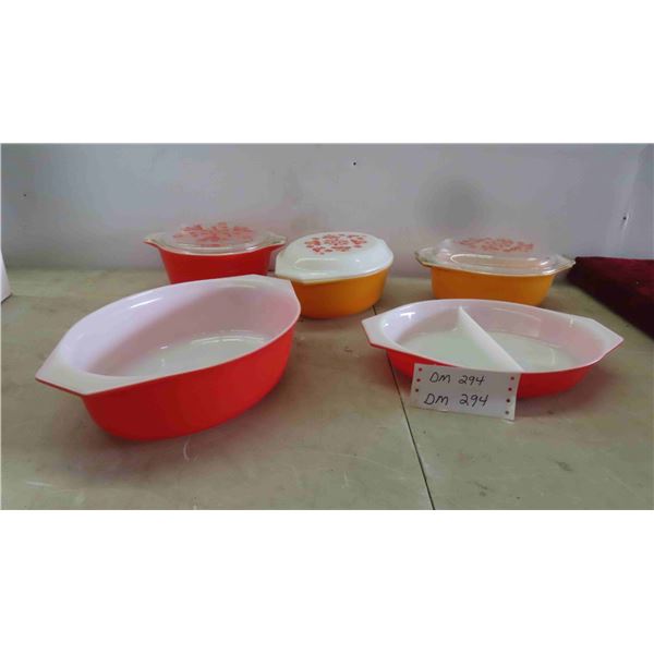 8 Pieces Pyrex Friendship Pattern